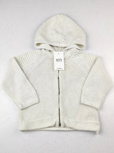 Buy online pre-used pre-loved 100% authentic & Original branded Gap (KWB-3072) available in Pakistan. Top international brands avilable.